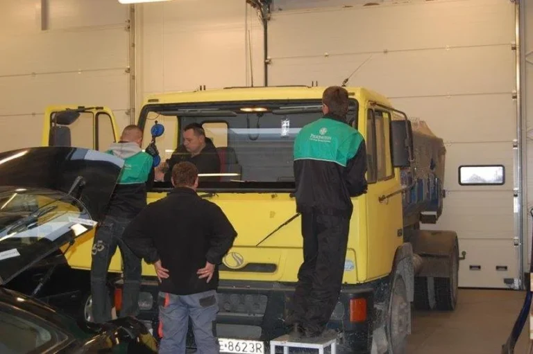 Warsztat AGA-POL Auto Szyby Warszawa - montaz i wymiana szyb